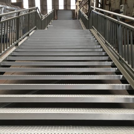 Fabrication de l'escalier en atelier